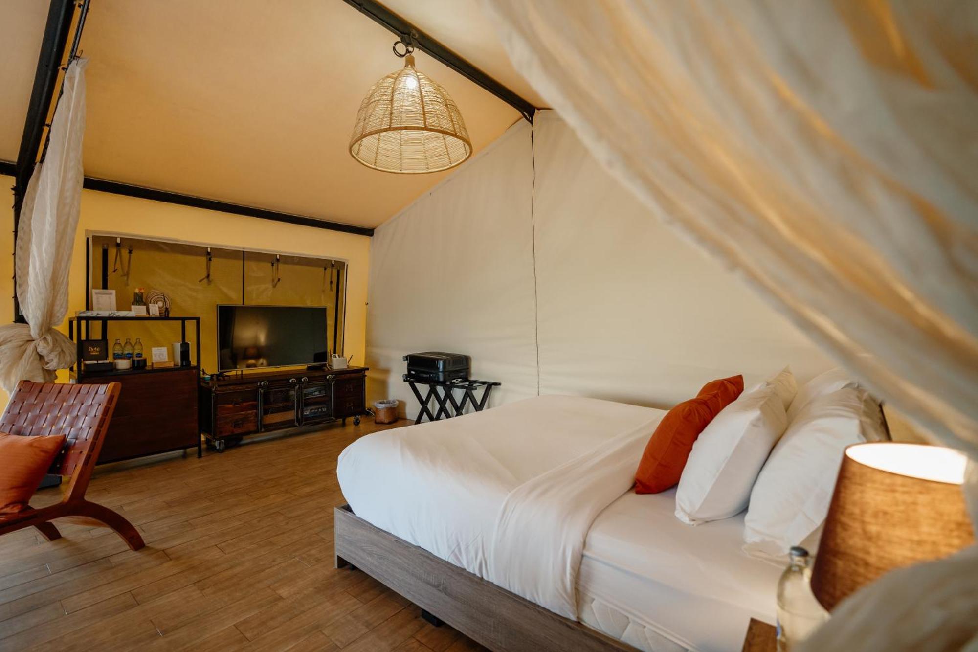 Te Mata Glamping Hotel หนองน้ำแดง ภายนอก รูปภาพ